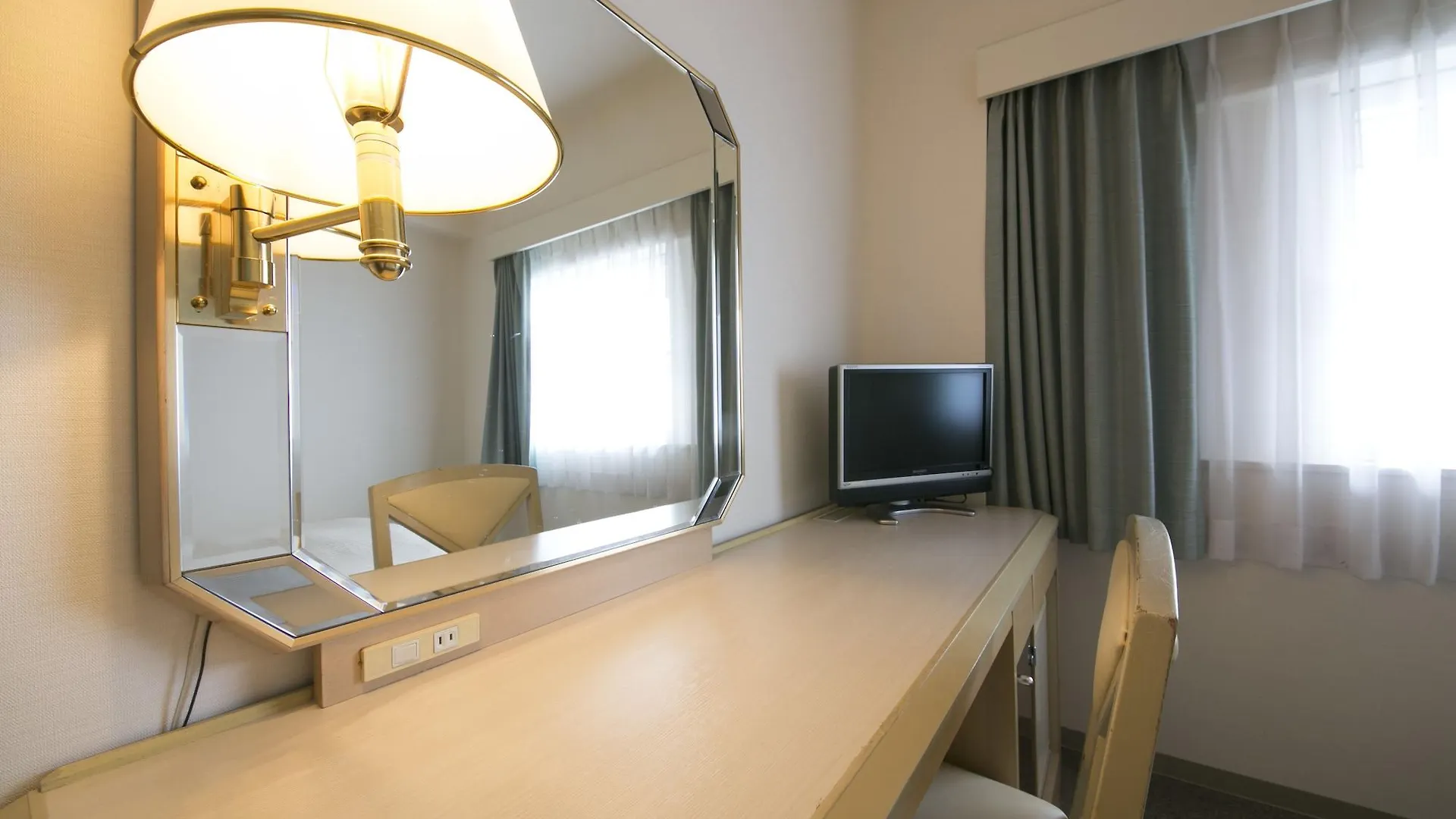 Shin Osaka Washington Hotel Plaza