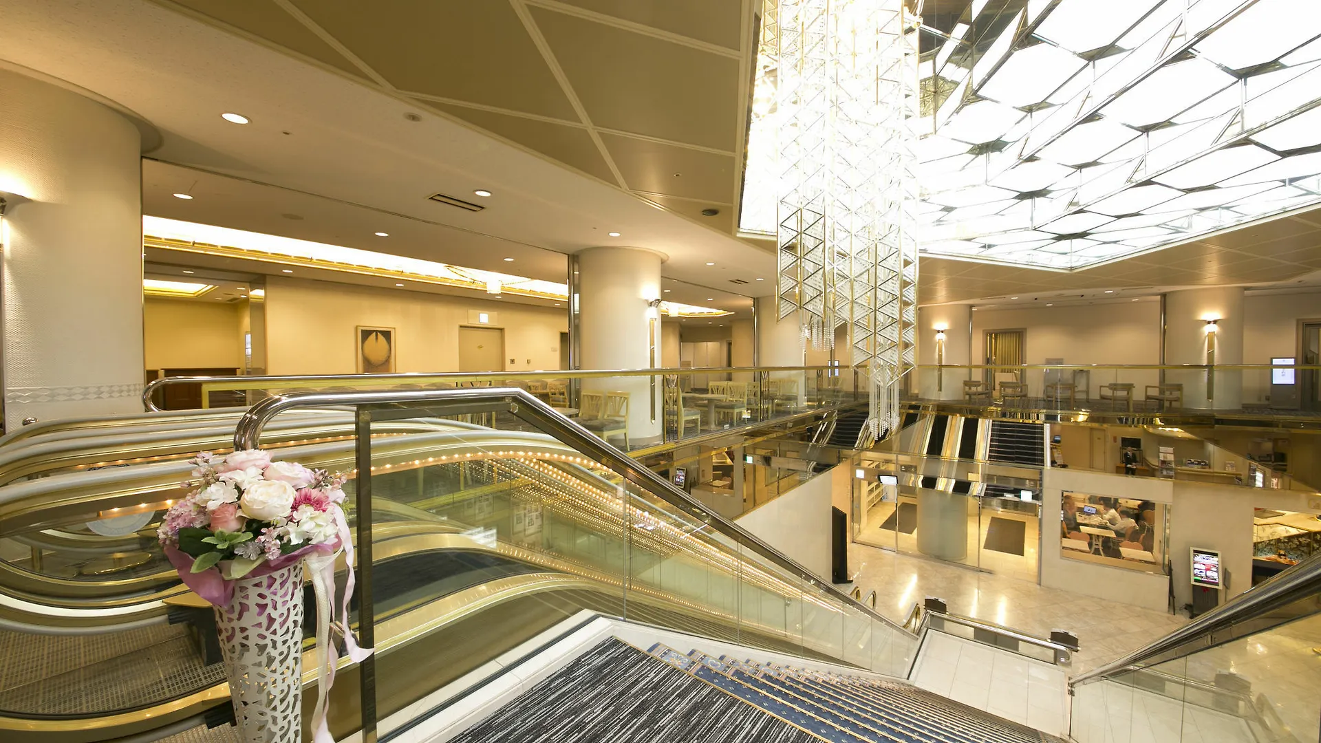 Shin Osaka Washington Hotel Plaza