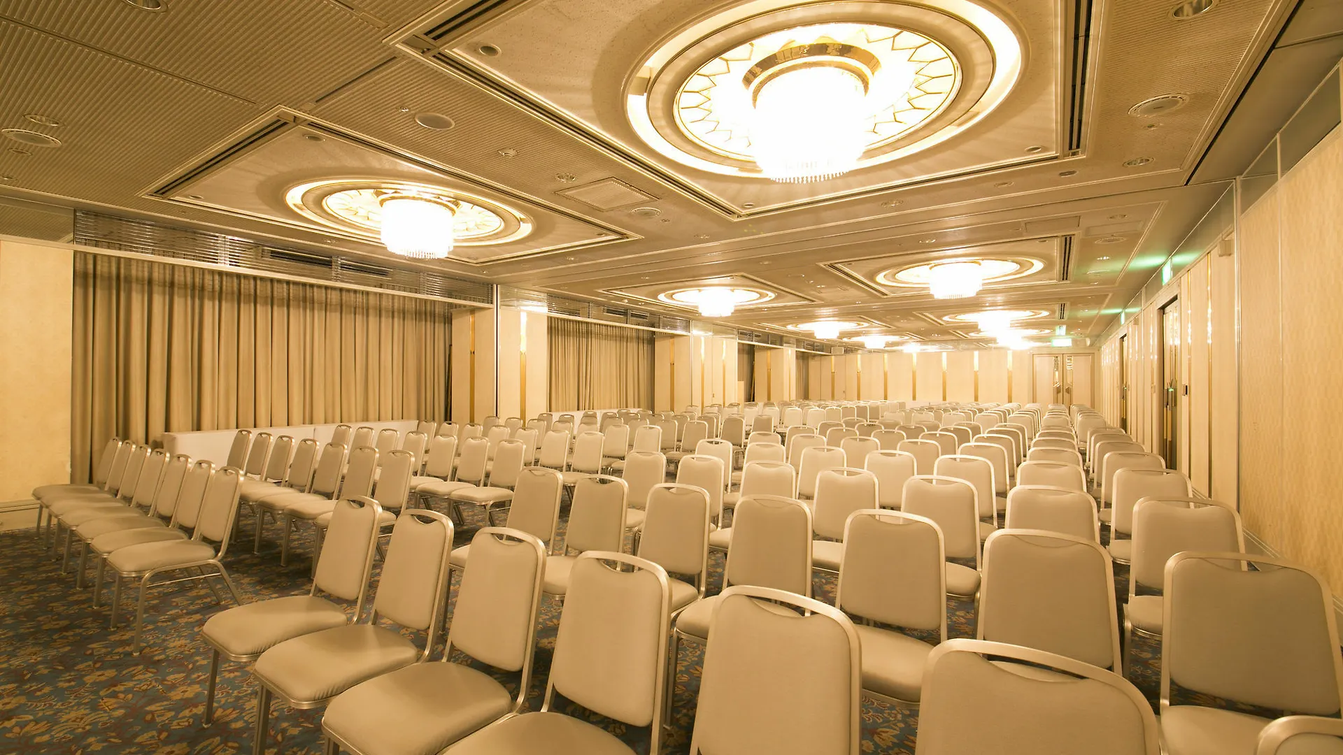 Shin Osaka Washington Hotel Plaza